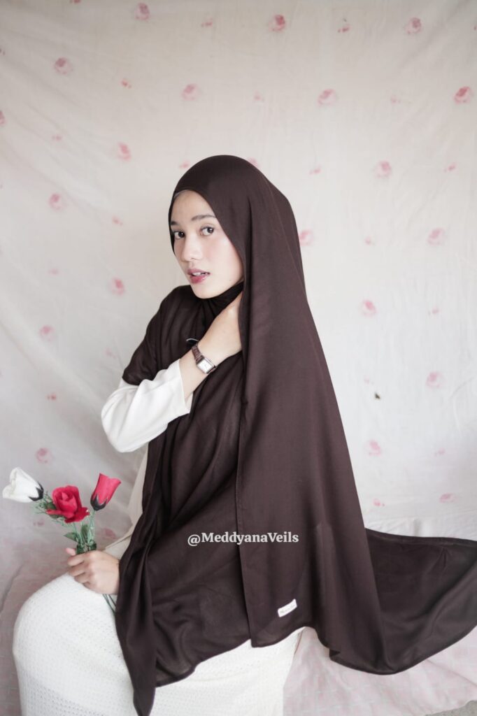 Pashmina Viscose Bambo Warna Coklat Meddyanaveils